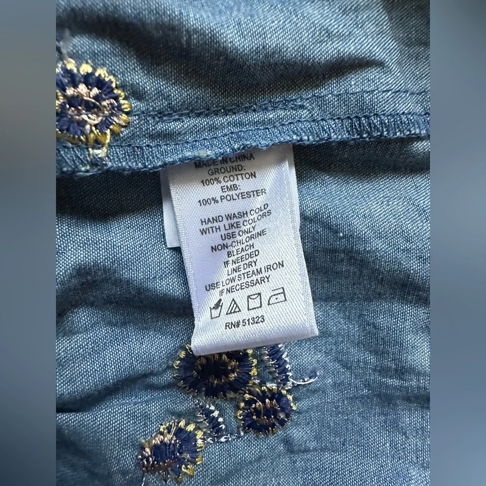 Cece Women’s Tiered Floral Embroidered Halter Dress - Picture 7 of 7